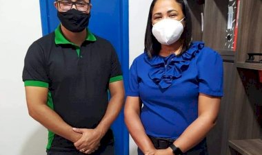 Padre Joel, fez uma visita à Secretária de Educação, Nara Macêdo, para convidar e recebeu  apoio da secretaria de educação para o evento religioso.