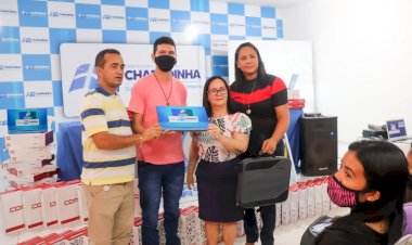 A Prefeitura de Chapadinha, por meio da Secretaria Municipal de Educação (Semed), entregou na última sexta-feira (18) notebooks para escolas da rede pública municipal de ensino do campo que integram o Programa de Inovação Educação Conectada (PIEC).